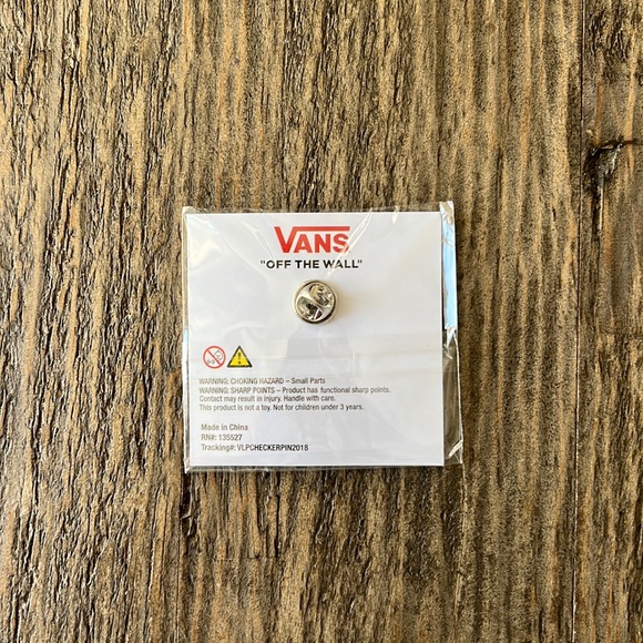 Vans Family bundle. Checkered pop socket,classic slip on pin, checkered Vans Pin - Picture 7 of 7